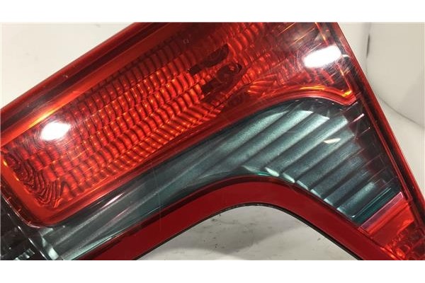 Recambio de piloto interior derecho para citroen c5 berlina 2.0 exclusive referencia OEM IAM 89034081X31  