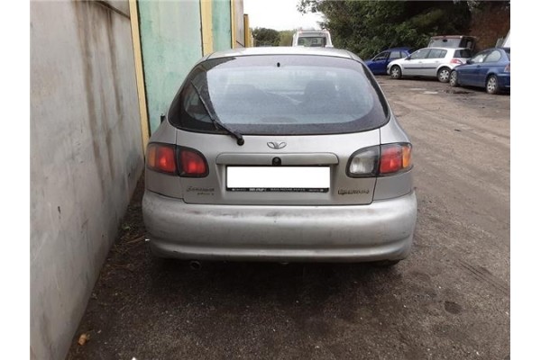 daewoo lanos del año 2001