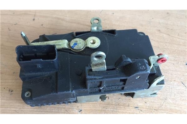 Recambio de cierre electromagnetico delantero izquierdo para peugeot expert combi 1.9 vollverglast (5 sitze) referencia OEM IAM 