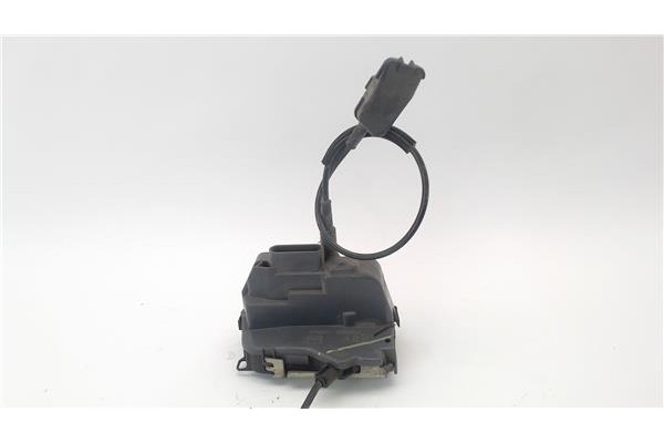 Recambio de cierre electromagnetico trasero derecho para renault laguna ii (bg0) 1.6 16v (bg0a, bg0l) referencia OEM IAM 8200000