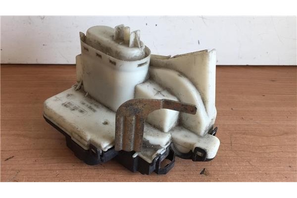 Recambio de cierre electromagnetico trasero izquierdo para seat cordoba berlina (6k2)(1993 ) 1.4 clx [1,4 ltr. - 44 kw] referenc