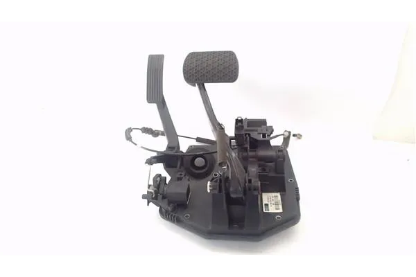 Recambio de juego pedales completo para mercedes-benz clase a (bm 168) 1.9 190 (168.032) referencia OEM IAM A1682904001  