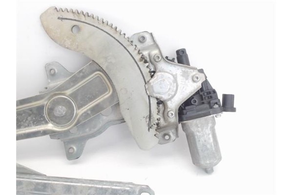 Recambio de mecanismo elevalunas delantero izquierdo para suzuki sx4 (gy) 1.9 ddis referencia OEM IAM 8353063J00 2621003390 