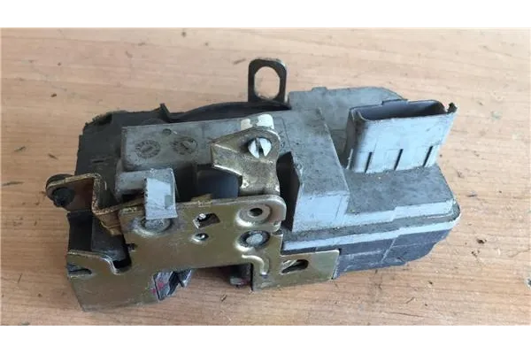 Recambio de juego pedales completo para mercedes-benz clase a (bm 168) 1.9 190 (168.032) referencia OEM IAM A1682904001  