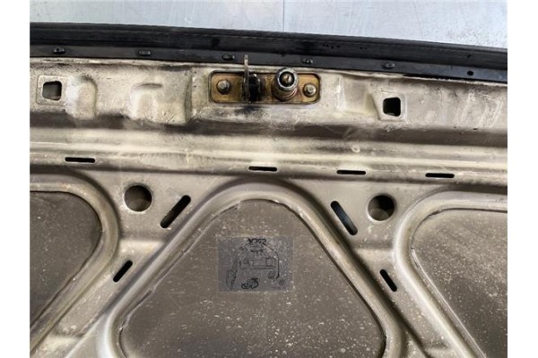 Recambio de capo para seat toledo (1l) 1.8 base referencia OEM IAM 1L0823031  