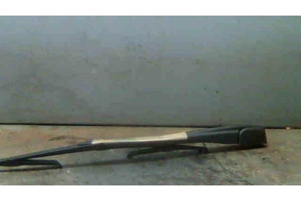 Recambio de brazo limpiaparabrisas trasero para renault megane i (ba0/1_) 1.9 dti (ba08, ba0n) referencia OEM IAM   