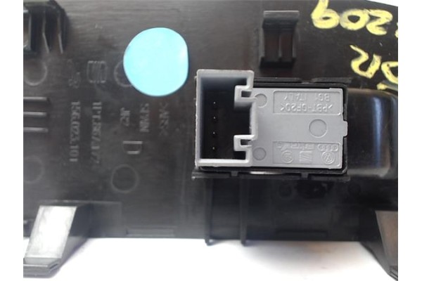 Recambio de mando elevalunas para seat leon (1p1) 1.9 tdi referencia OEM IAM 1P1867171 156023112 