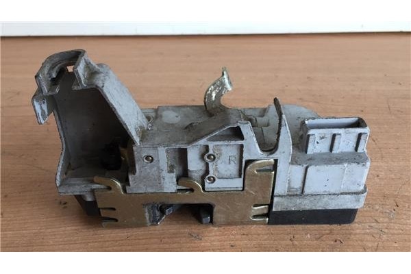 Recambio de cierre electromagnetico trasero derecho para peugeot 307 break / sw (s1) 1.6 break xr referencia OEM IAM   