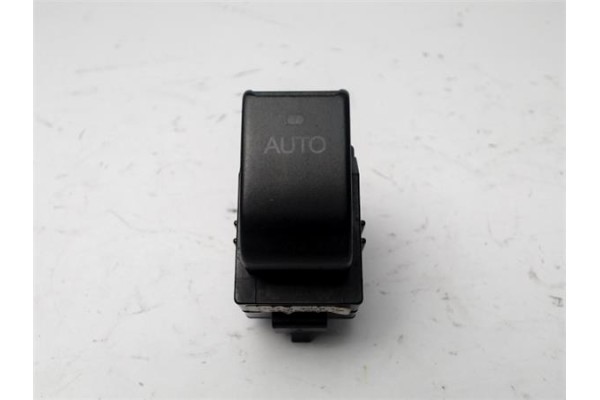 Recambio de mando elevalunas para toyota corolla (e12) 2.0 d-4d referencia OEM IAM 37077B307B05 84810-02041 