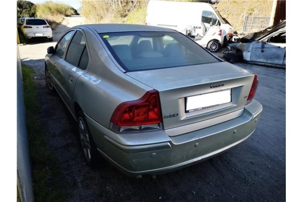 volvo s60 berlina del año 2005