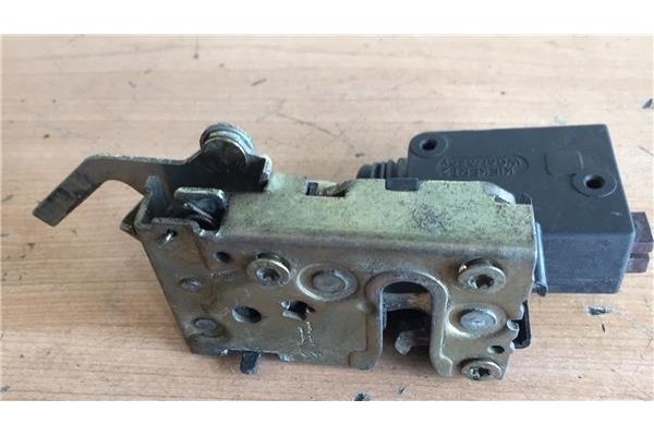 Recambio de cierre electromagnetico trasero derecho para peugeot 106 (s2) 1.0 sketch referencia OEM IAM   