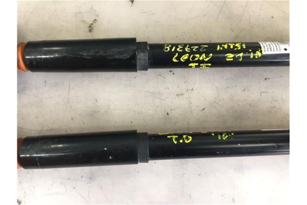 Recambio de amortiguador trasero completo para seat leon (1p1) 1.2 reference referencia OEM IAM 1K0512013CM  
