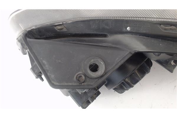 Recambio de faro delantero dcho para kia rio (jb) 1.4 16v referencia OEM IAM 921021G630 92102100R 