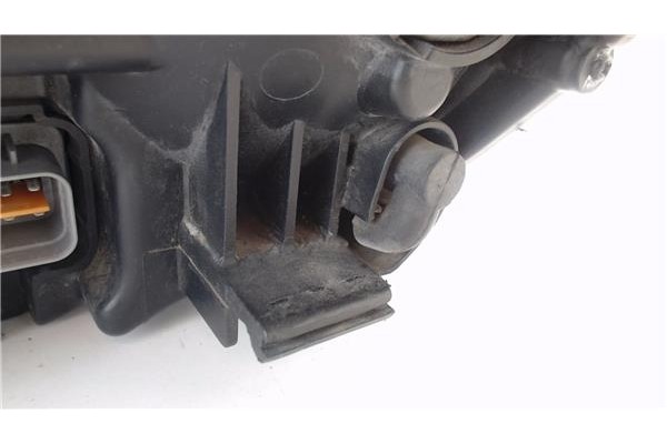 Recambio de faro delantero dcho para kia rio (jb) 1.4 16v referencia OEM IAM 921021G630 92102100R 