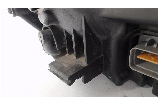 Recambio de faro delantero izquierdo para kia rio (jb) 1.4 16v referencia OEM IAM 921011G630 921011G01 