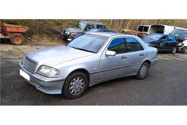mercedes-benz clase c (bm 202) berlina del año 2001