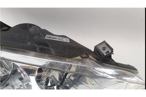 Recambio de faro delantero dcho para peugeot 307 (3a/c) 2.0 hdi 90 referencia OEM IAM 6205Z3  