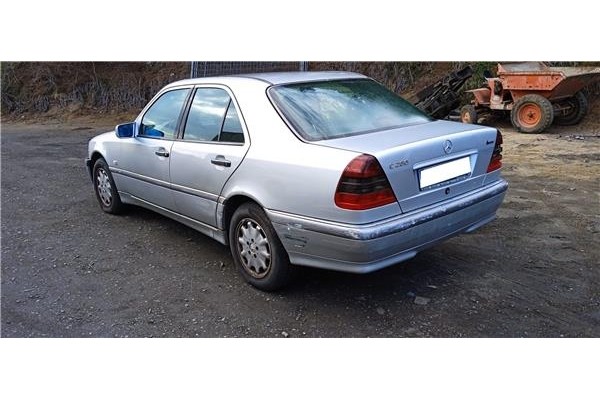 mercedes-benz clase c (bm 202) berlina del año 2001