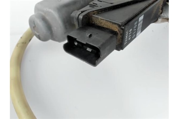 Recambio de mecanismo elevalunas trasero derecho para renault laguna ii (bg0) referencia OEM IAM 8200000558 LTRN124R 