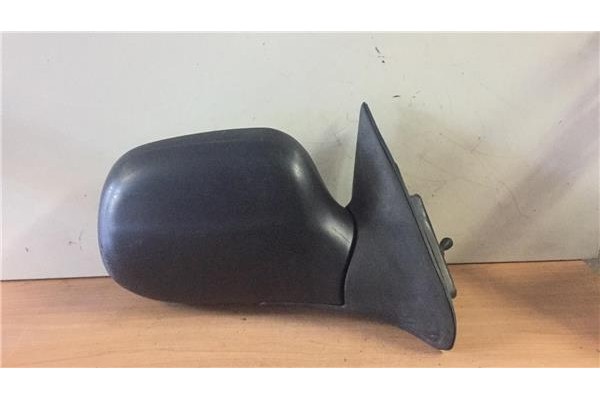 Recambio de retrovisor derecho para kia pregio 2.5 pregio [2,5 ltr. - 69 kw] referencia OEM IAM E13010111  