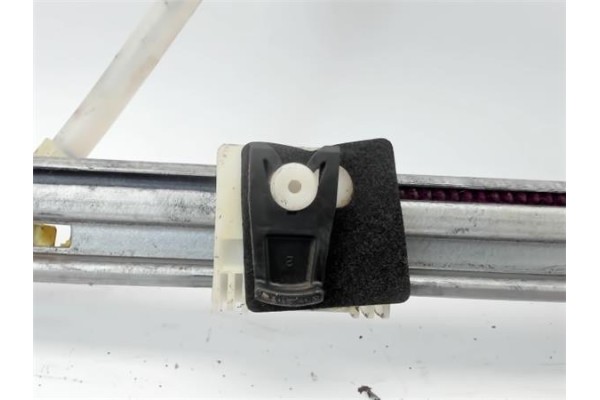 Recambio de mecanismo elevalunas trasero derecho para renault laguna ii (bg0) referencia OEM IAM 8200000558 LTRN124R 