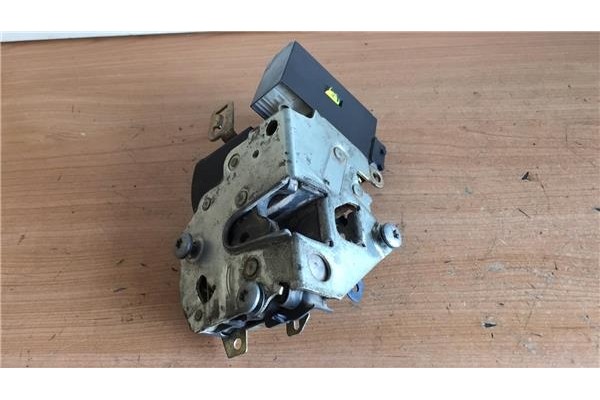 Recambio de cierre electromagnetico delantero izquierdo para bmw serie 3 berlina (e36) 1.6 316i referencia OEM IAM 8122203 83530