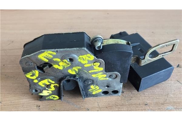 Recambio de cierre electromagnetico delantero izquierdo para bmw serie 3 berlina (e36) 1.6 316i referencia OEM IAM 8122203 13876