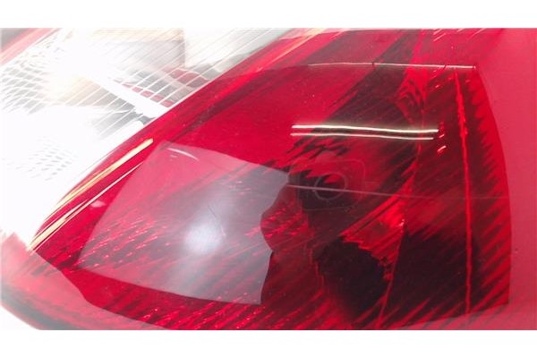 Recambio de piloto trasero derecho para renault megane ii (bm0/1_, cm0/1_) 1.6 16v referencia OEM IAM 8200073237  