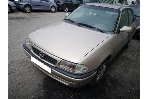 opel astra f berlina del año 1997