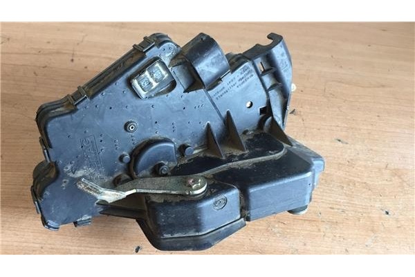 Recambio de cierre electromagnetico trasero derecho para bmw serie 3 berlina (e46) 2.0 318d referencia OEM IAM   