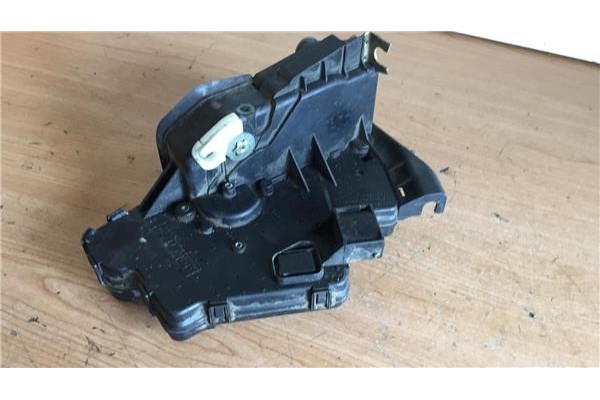 Recambio de cierre electromagnetico trasero izquierdo para bmw serie 3 touring (e46) 2.0 320d referencia OEM IAM   