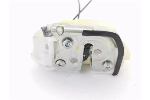 Recambio de cierre electromagnetico trasero izquierdo para mitsubishi space star (a00) 1.2 motion referencia OEM IAM 5745A425  