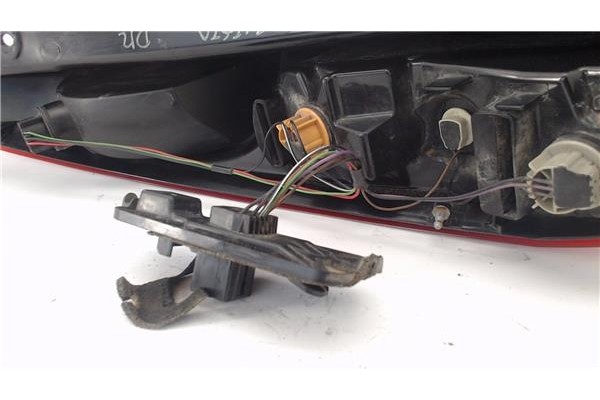 Recambio de piloto trasero derecho para ford fiesta v (jh_, jd_) 1.6 tdci referencia OEM IAM 1437625  