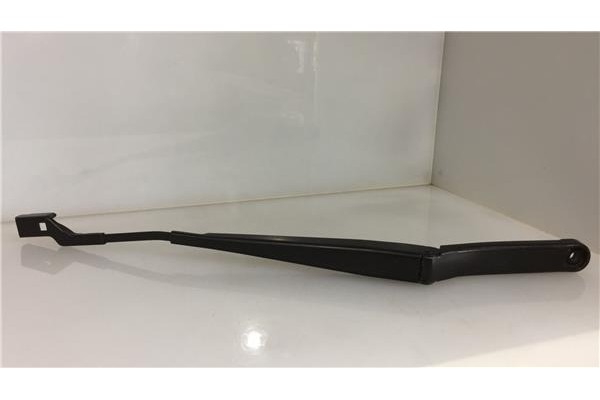 Recambio de brazo limpiaparabrisas delantero izquierdo para volkswagen passat berlina (3c2)(2005) 2.0 tdi 16v referencia OEM IAM