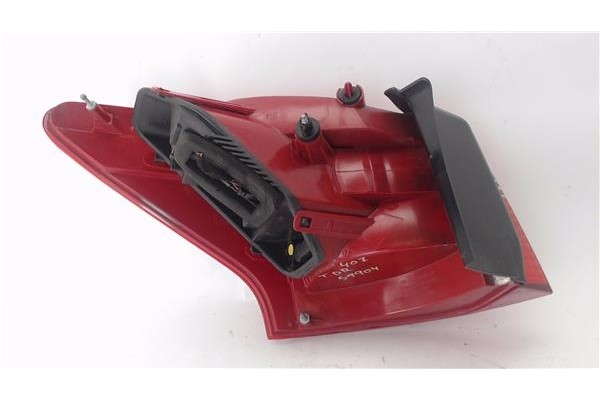 Recambio de piloto trasero derecho para peugeot 407 sw 2.0 premium referencia OEM IAM 6351FR  