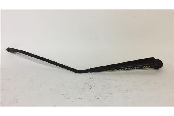 Recambio de brazo limpiaparabrisas trasero para peugeot 205 berlina 1.3 referencia OEM IAM   
