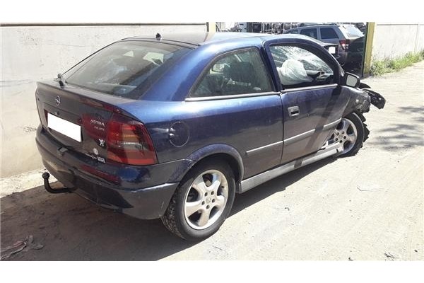 opel astra g berlina del año 2001
