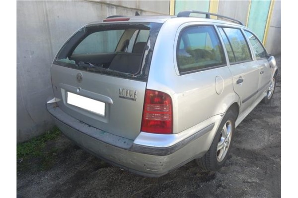 skoda octavia combi (1u5) del año 2000