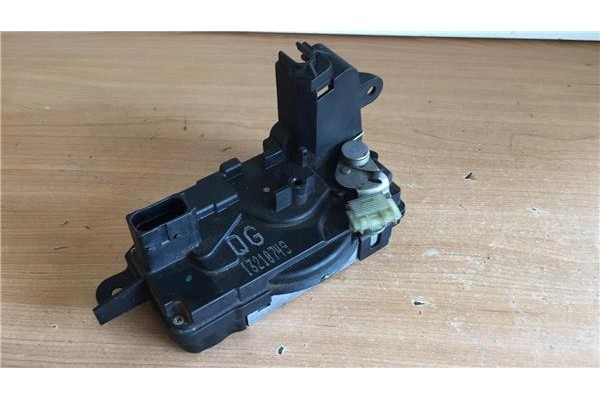 Recambio de cierre electromagnetico delantero derecho para opel zafira b 1.6 cosmo referencia OEM IAM 13210749 QG 