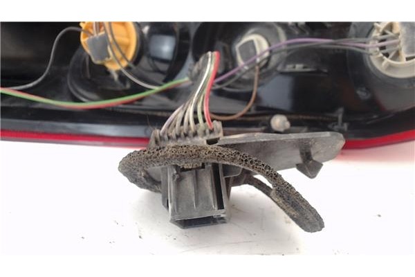 Recambio de piloto trasero derecho para ford fiesta v (jh_, jd_) 1.3 referencia OEM IAM 1432269  
