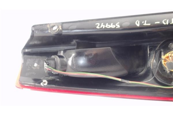 Recambio de piloto trasero derecho para ford fiesta v (jh_, jd_) 1.3 referencia OEM IAM 1432269  