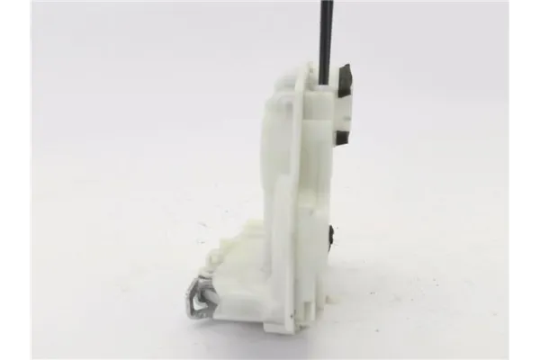 Recambio de cierre electromagnetico trasero derecho para mitsubishi space star (a00) 1.2 motion referencia OEM IAM 5745A426  