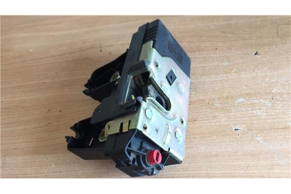 Recambio de cierre electromagnetico trasero derecho para opel zafira a 1.6 elegance referencia OEM IAM 90561158 BB 