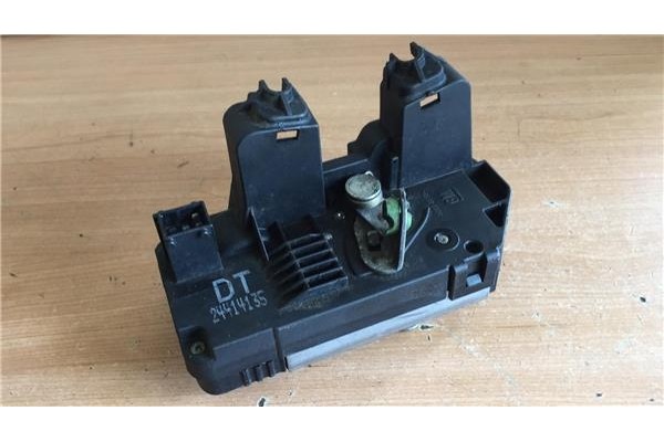 Recambio de cierre electromagnetico trasero derecho para opel zafira a 1.6 elegance referencia OEM IAM 24414135 DT 