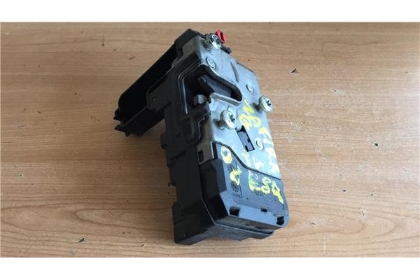 Recambio de cierre electromagnetico trasero izquierdo para opel zafira b 1.6 cosmo referencia OEM IAM 13210738 PU 