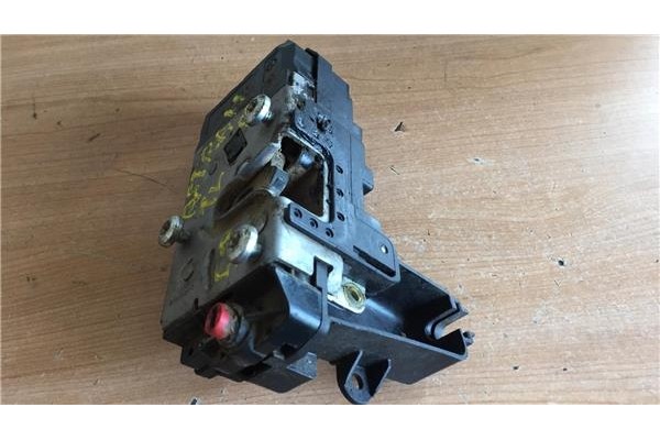 Recambio de cierre electromagnetico trasero izquierdo para opel astra h berlina 1.6 cosmo referencia OEM IAM 13210738 PU 