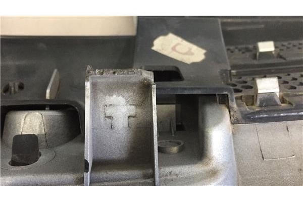 Recambio de rejilla capo para peugeot partner combispace (5f) 1.9 d referencia OEM IAM 7804N1 7810J4 