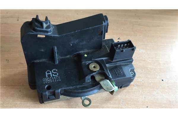 Recambio de cierre electromagnetico delantero izquierdo para opel astra g coupe 1.8 16v referencia OEM IAM 90561151 AS 