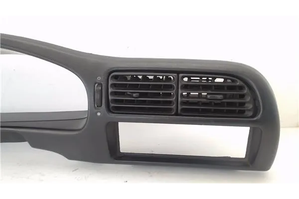 Recambio de embellecedor salpicadero para nissan sunny berlina (n14) 1.6 i 16v referencia OEM IAM 6824063C00  