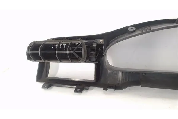 Recambio de embellecedor salpicadero para nissan sunny berlina (n14) 1.6 i 16v referencia OEM IAM 6824063C00  